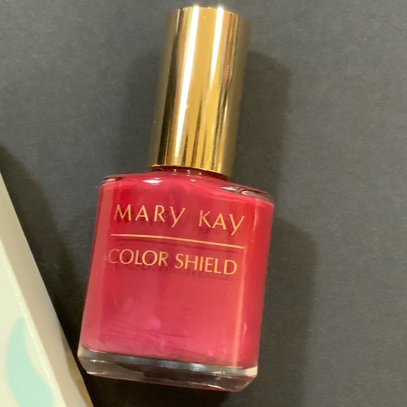 Mary Kay Color Shield Cherries Jubilee Nail Polish - Picture 3 of 3